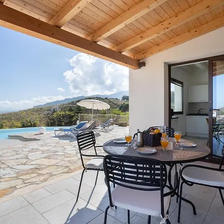 Villa Vista Mare Con Piscina A Sarmuci *